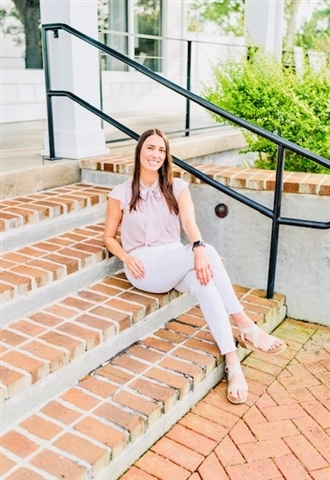 Profile picture of Lauren Hart