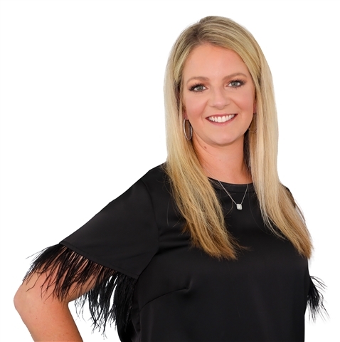 Profile picture of Holly Bailey