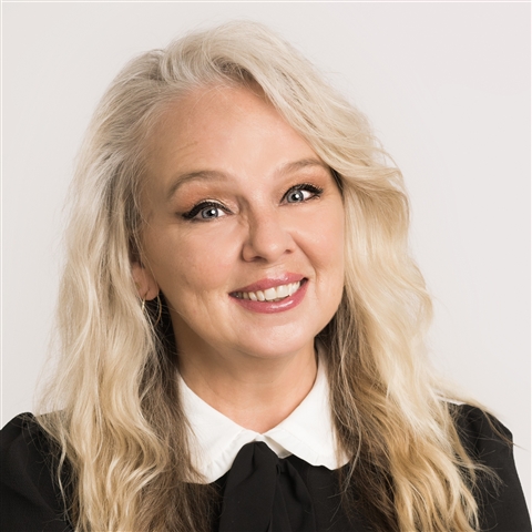 Profile picture of Stephanie Collins