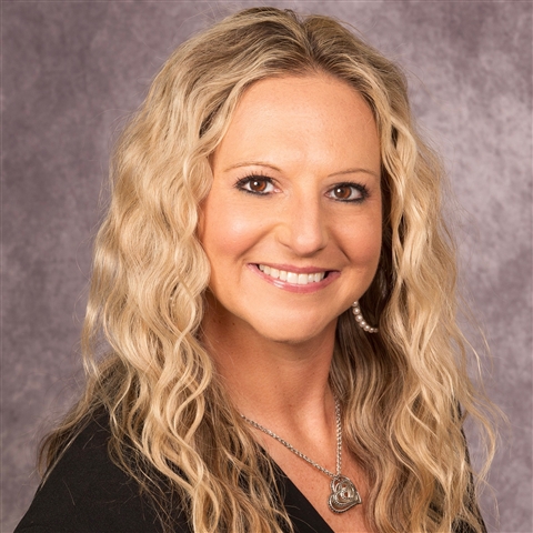 Profile picture of Amanda Farmer