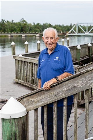 Profile picture of Howard Bleuel