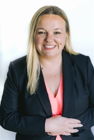 Profile picture of Lyndsay Adams