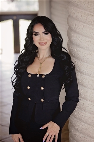 Profile picture of Yasmin Nanne