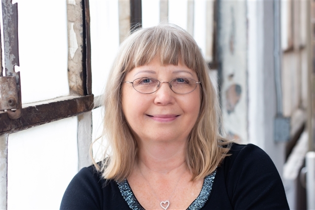 Profile picture of Donna Knauer
