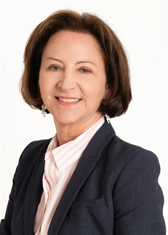 Profile picture of Louise Myslak