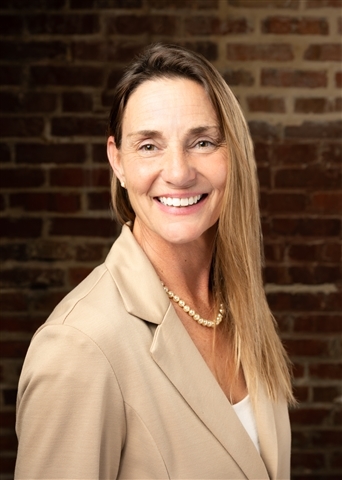 Profile picture of Stephanie Flounlacker