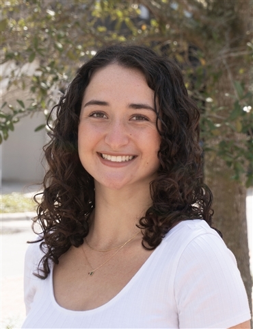 Profile picture of Emily Zambrano