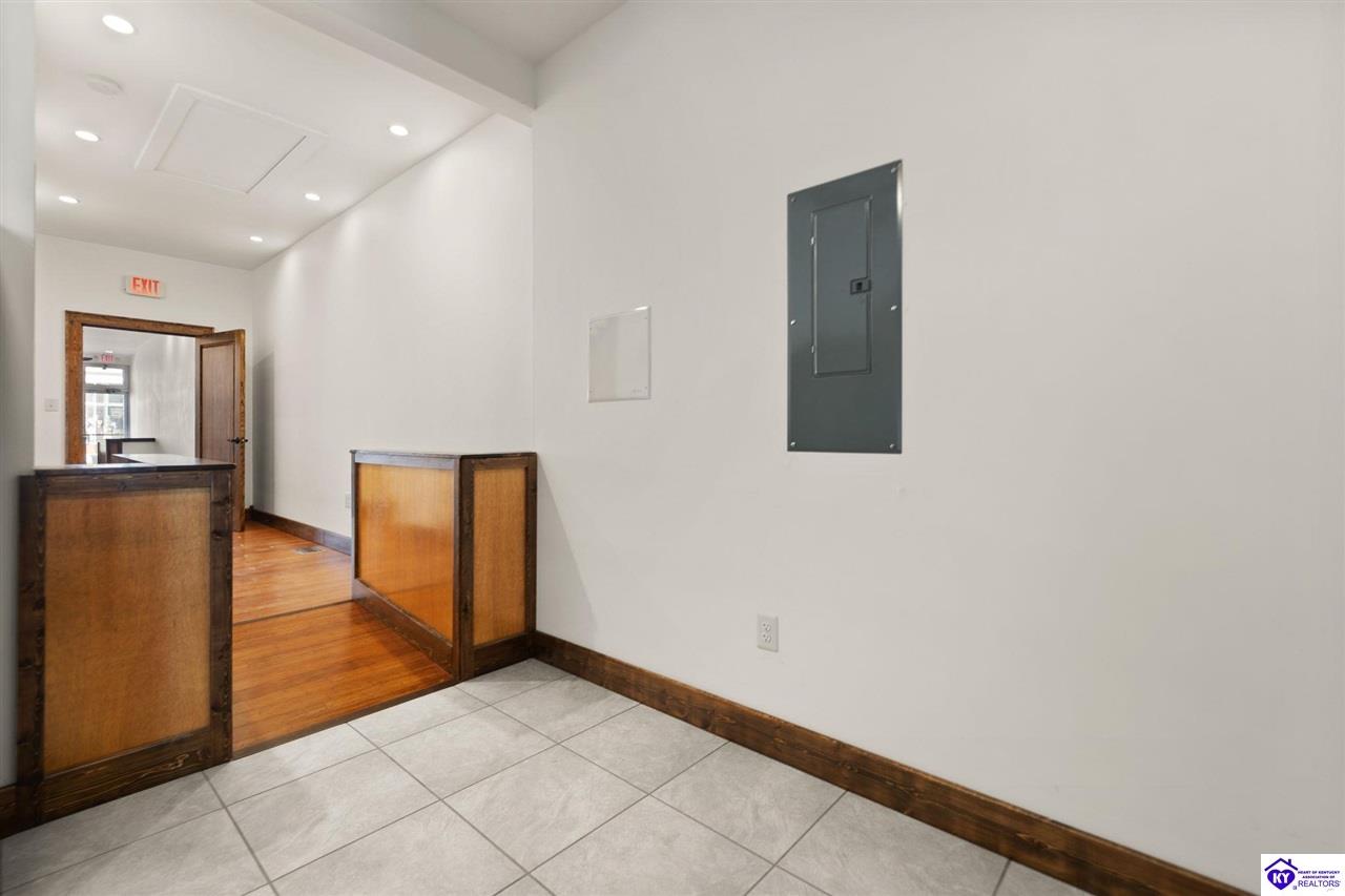 192 S Main Street Versailles, KY 40383 #3