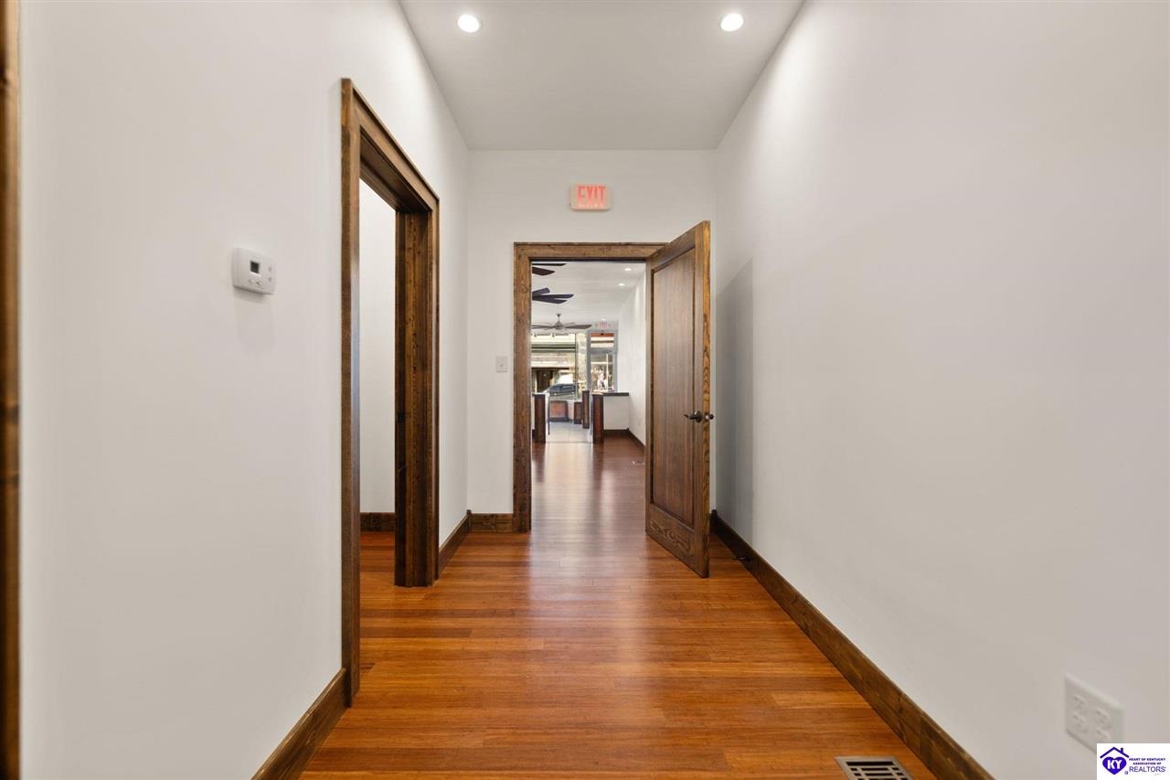 192 S Main Street Versailles, KY 40383 #4