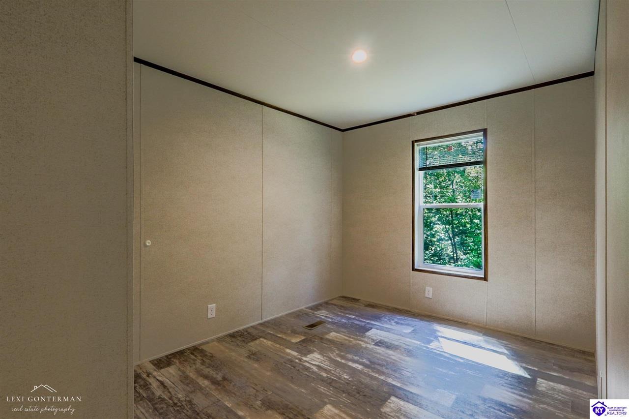 22 Reed Court Clarkson, KY 42726 #4