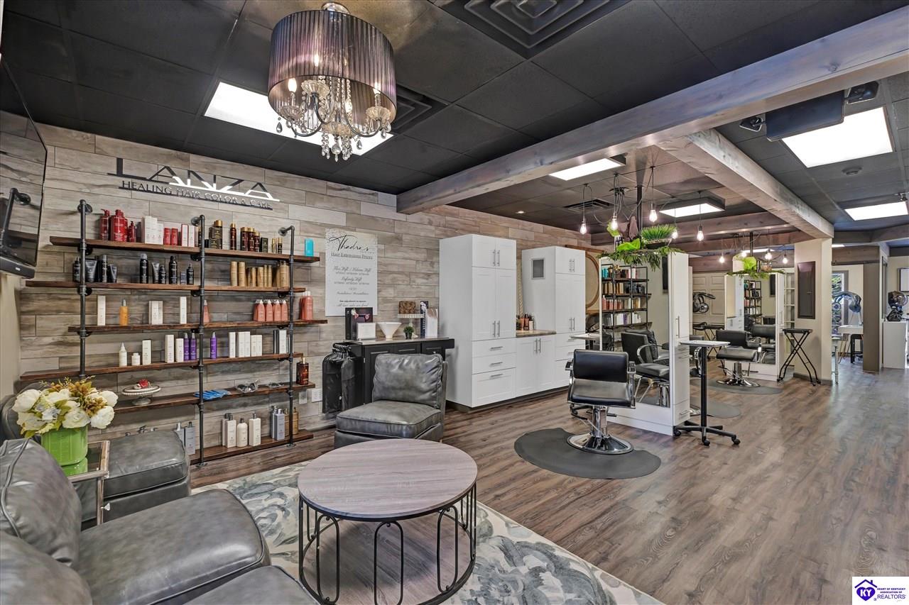 406 Blankenbaker Parkway Louisville, KY 40243 #4