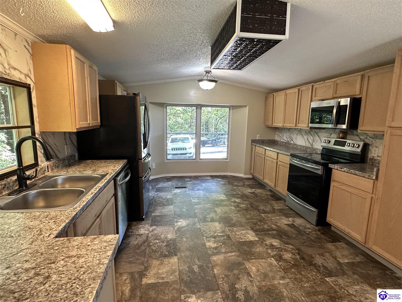 84 Lakeview Drive Columbia, KY 42728 #1