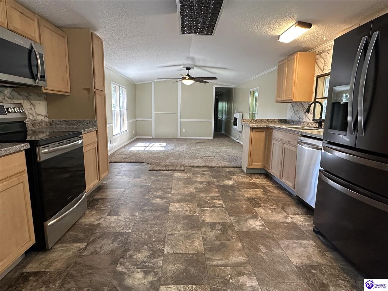 84 Lakeview Drive Columbia, KY 42728 #2