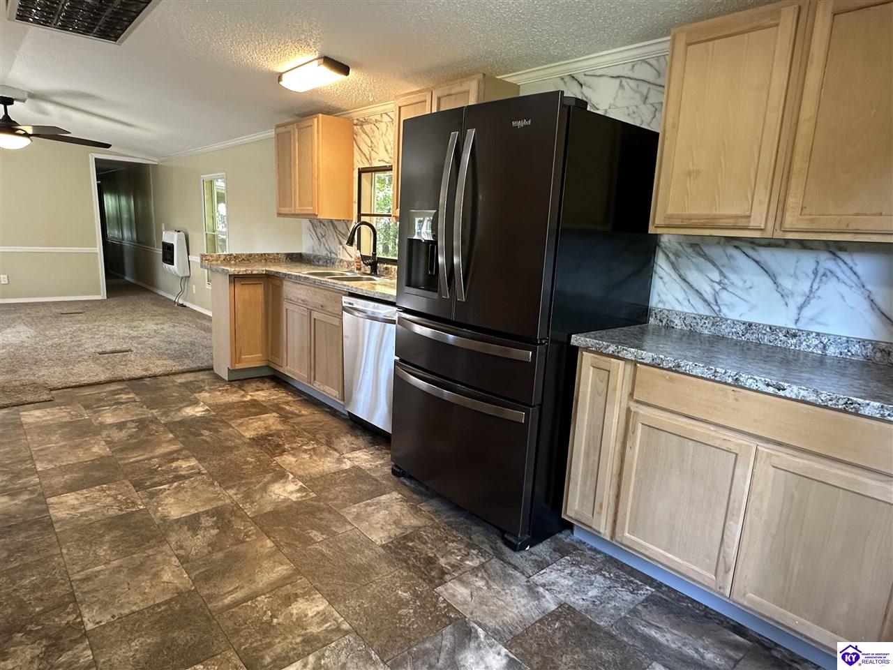 84 Lakeview Drive Columbia, KY 42728 #3