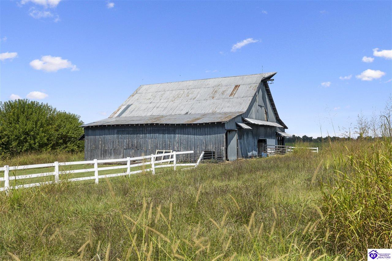 4690 Sonora Road Hodgenville, KY 42748 #1