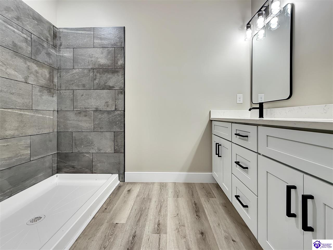 24 Betty Boyd Lane Brandenburg, KY 40108 #4