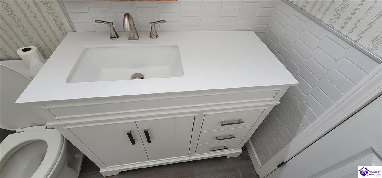 366 Greensburg Street Hodgenville, KY 42748 #2