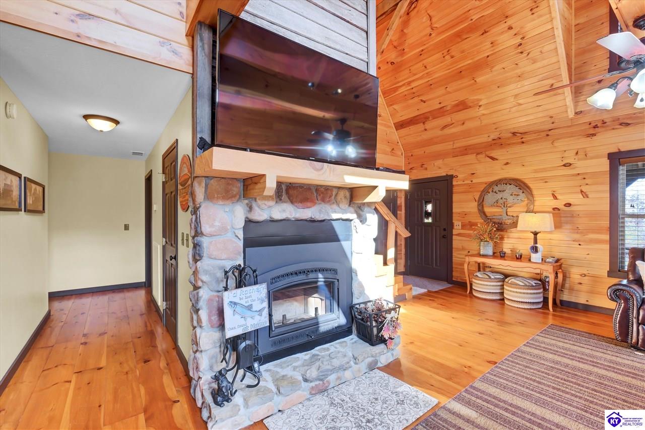 184 Furnace Branch Road Bee Spring, KY 42207 #4
