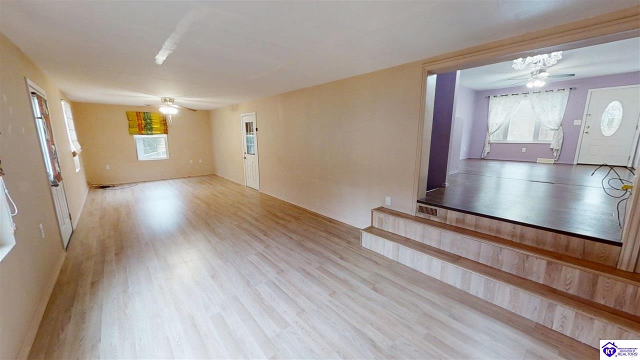 128 Parkside Circle Vine Grove, KY 40175 #4