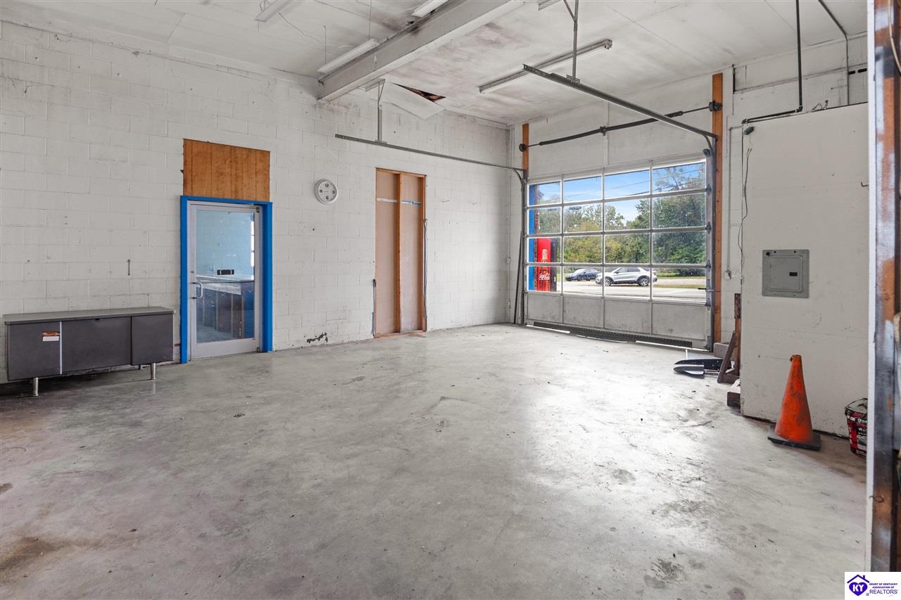 331 Main Street Lebanon Junction, KY 40150 #4