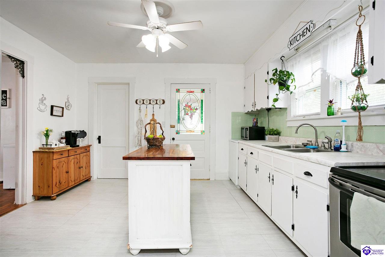 701 Bell Avenue Campbellsville, KY 42718 #2