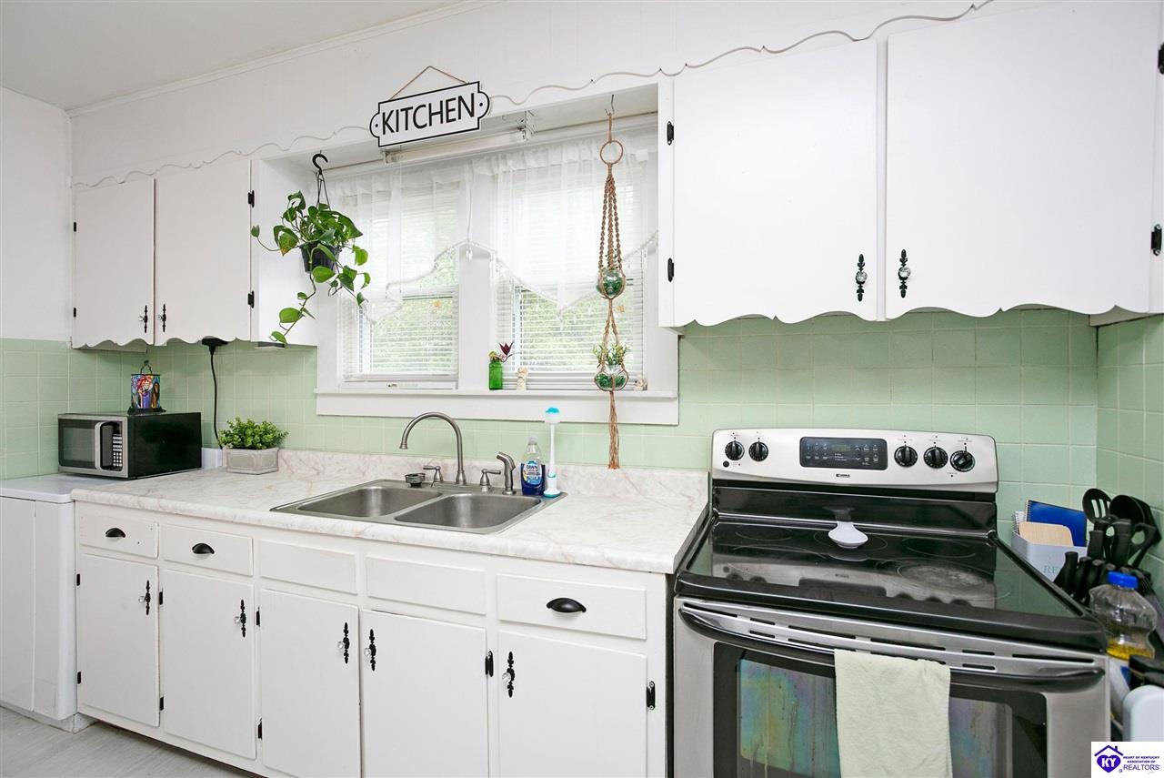 701 Bell Avenue Campbellsville, KY 42718 #3