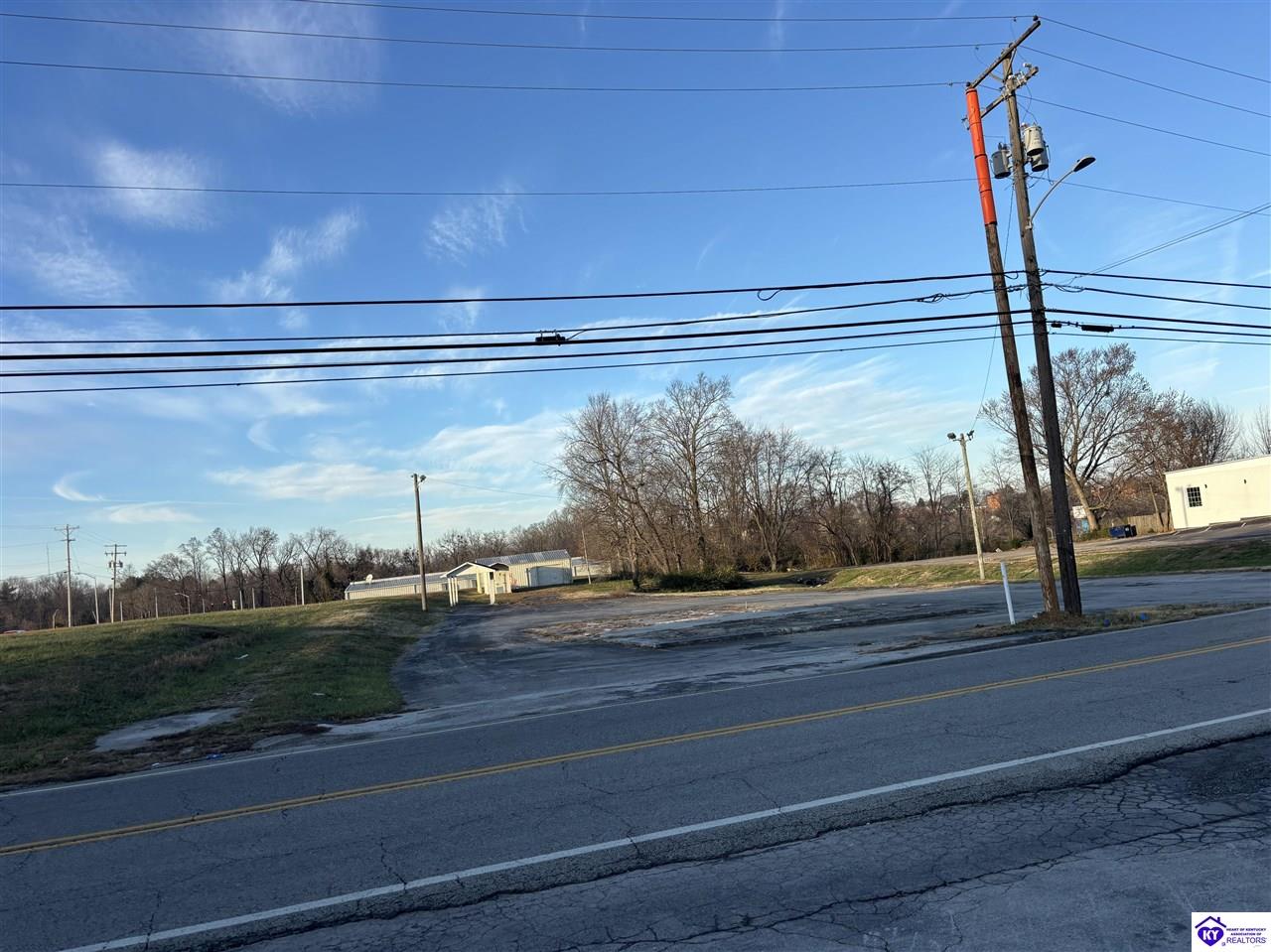 607 W Main Street Campbellsville, KY 42718 #2