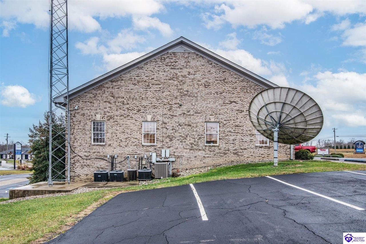 2608 Ring Road Elizabethtown, KY 42701 #3