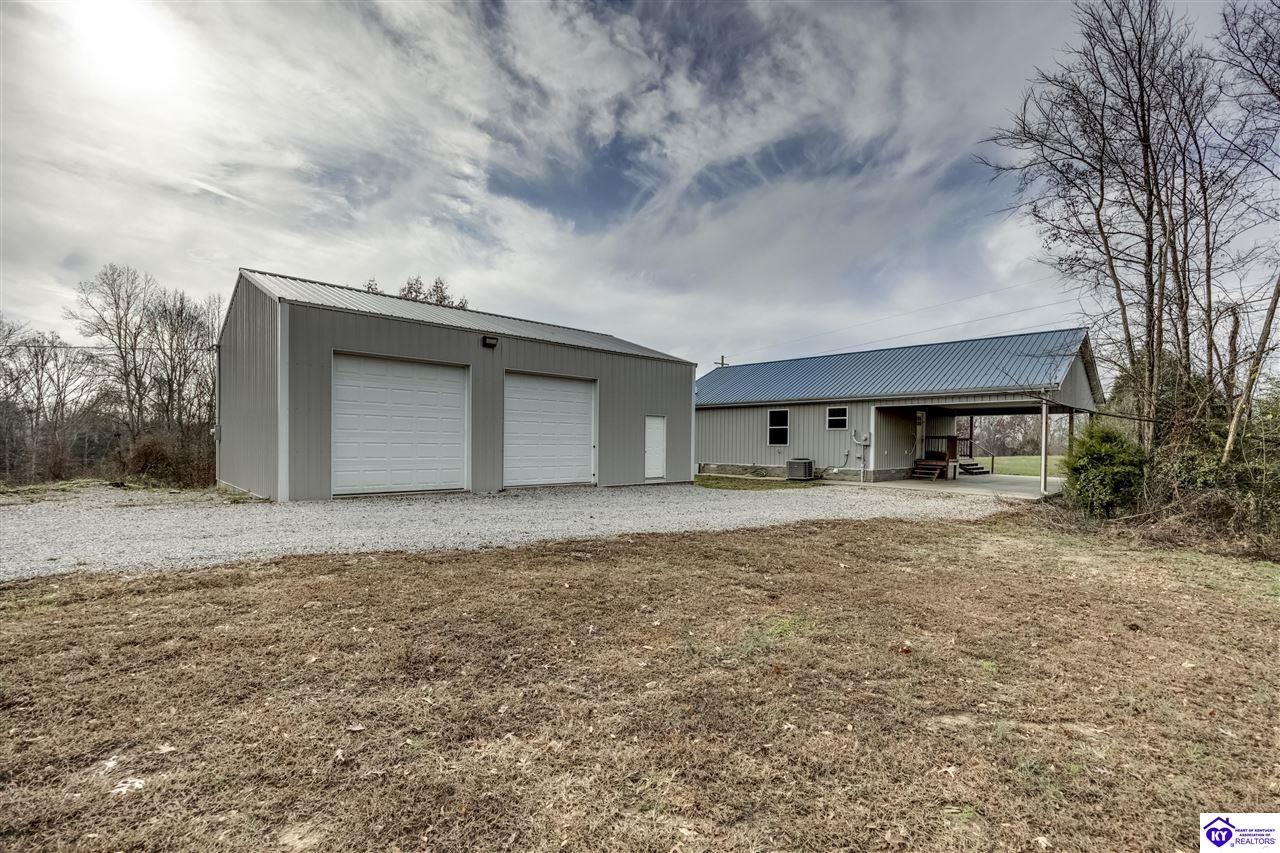 918 Oklahoma RoadBee Spring,&nbsp;KY&nbsp;42207
