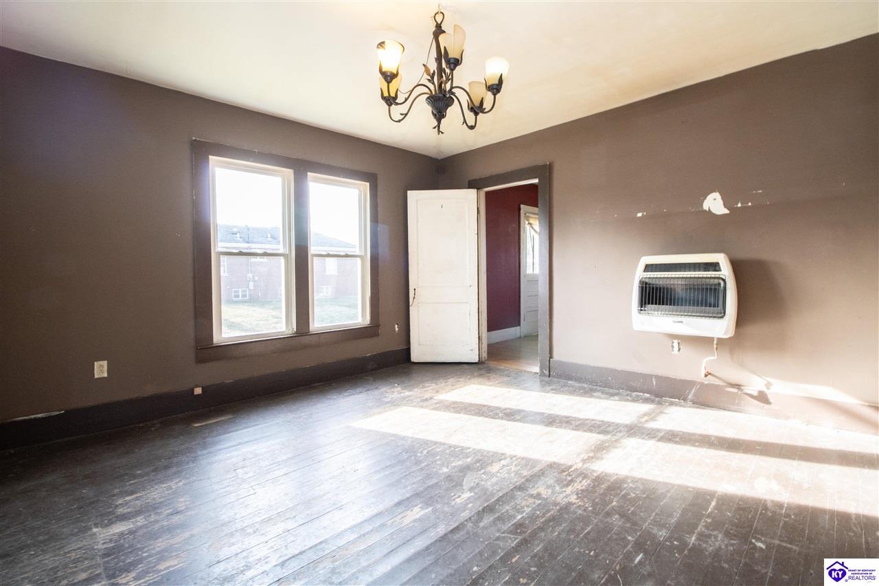 101 Mammoth Cave Street Park City, KY 42160 #2