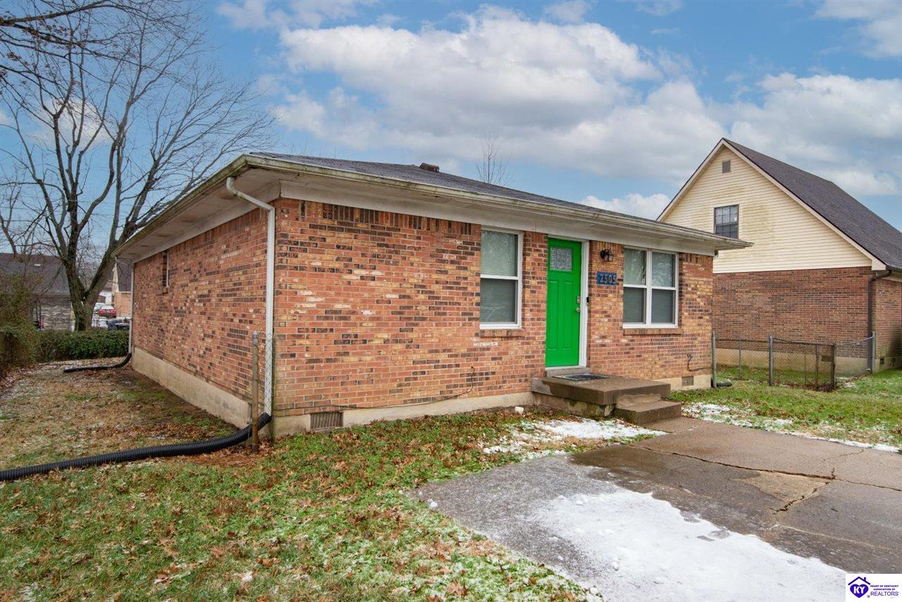 2505 Lake Road Radcliff, KY 40160 #1