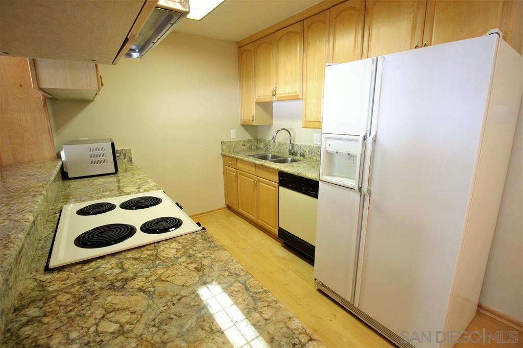 Detail Gallery Image 4 of 27 For 6780  Friars Rd  273, San Diego,  CA 92108 - 2 Beds | 2 Baths