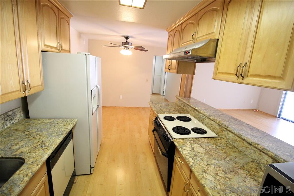 Detail Gallery Image 6 of 27 For 6780  Friars Rd  273, San Diego,  CA 92108 - 2 Beds | 2 Baths