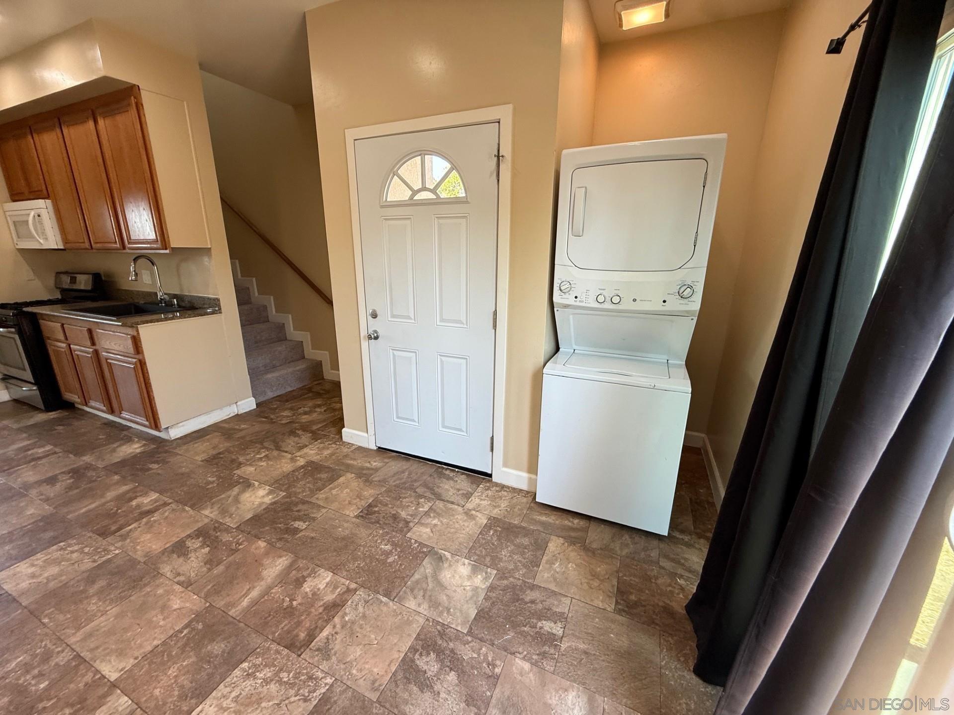 Detail Gallery Image 13 of 15 For 5448  Mary Lane, San Diego,  CA 92115 - 4 Beds | 2 Baths