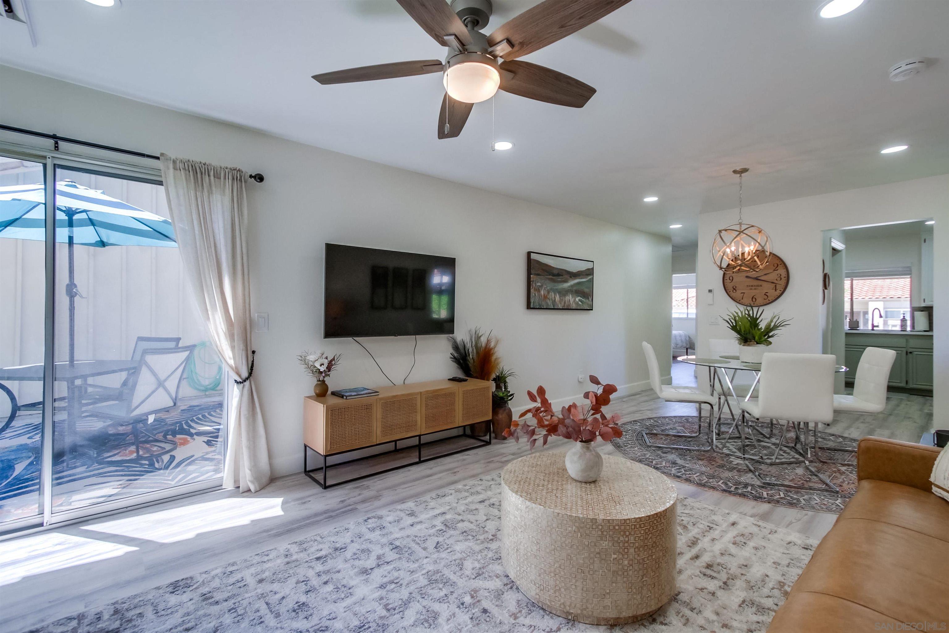 Detail Gallery Image 5 of 51 For 17464  Plaza Cerado  84, San Diego,  CA 92128 - 2 Beds | 1 Baths
