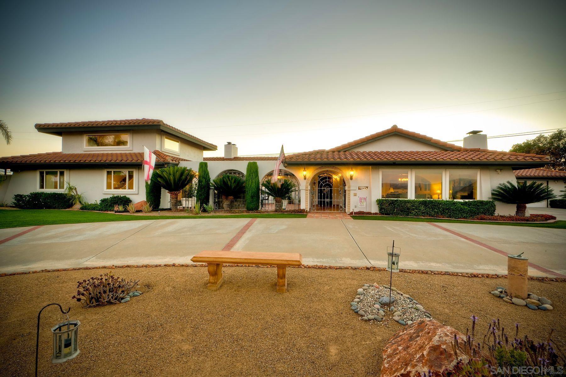 Front Image Thumbnail for SD250035957