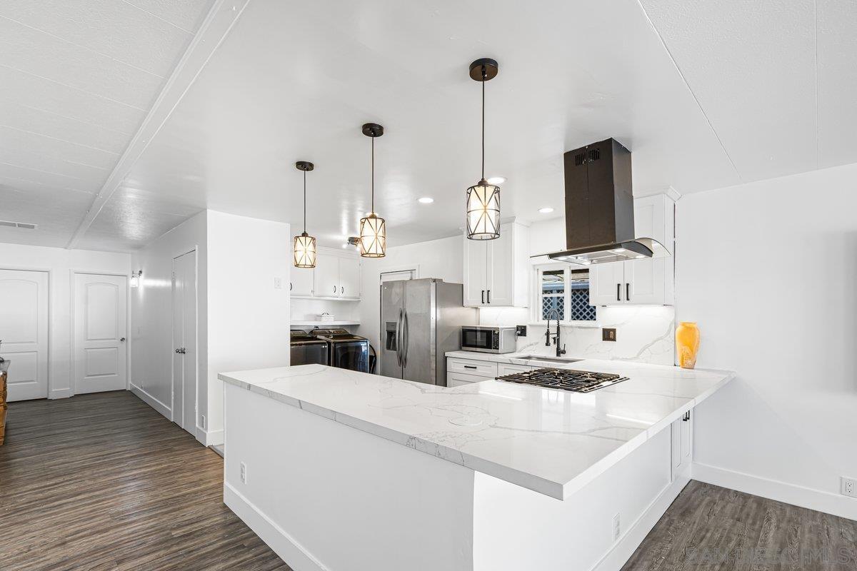 Detail Gallery Image 5 of 20 For 10767  Jamacha Blvd.  #168,  Spring Valley,  CA 91978 - 4 Beds | 2 Baths