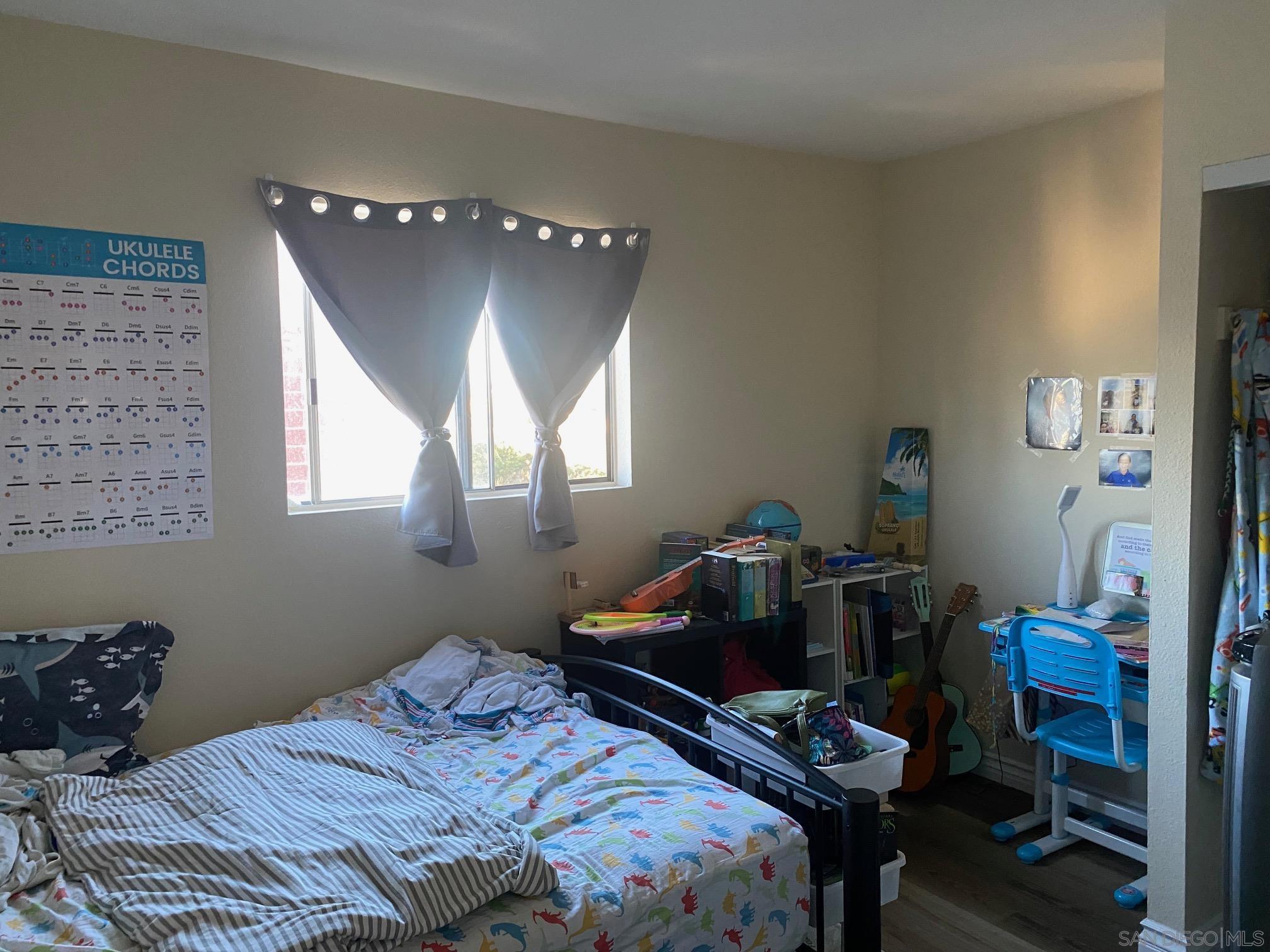 Detail Gallery Image 4 of 11 For 8181  Jade Coast Rd, San Diego,  CA 92126 - 6 Beds | 3 Baths