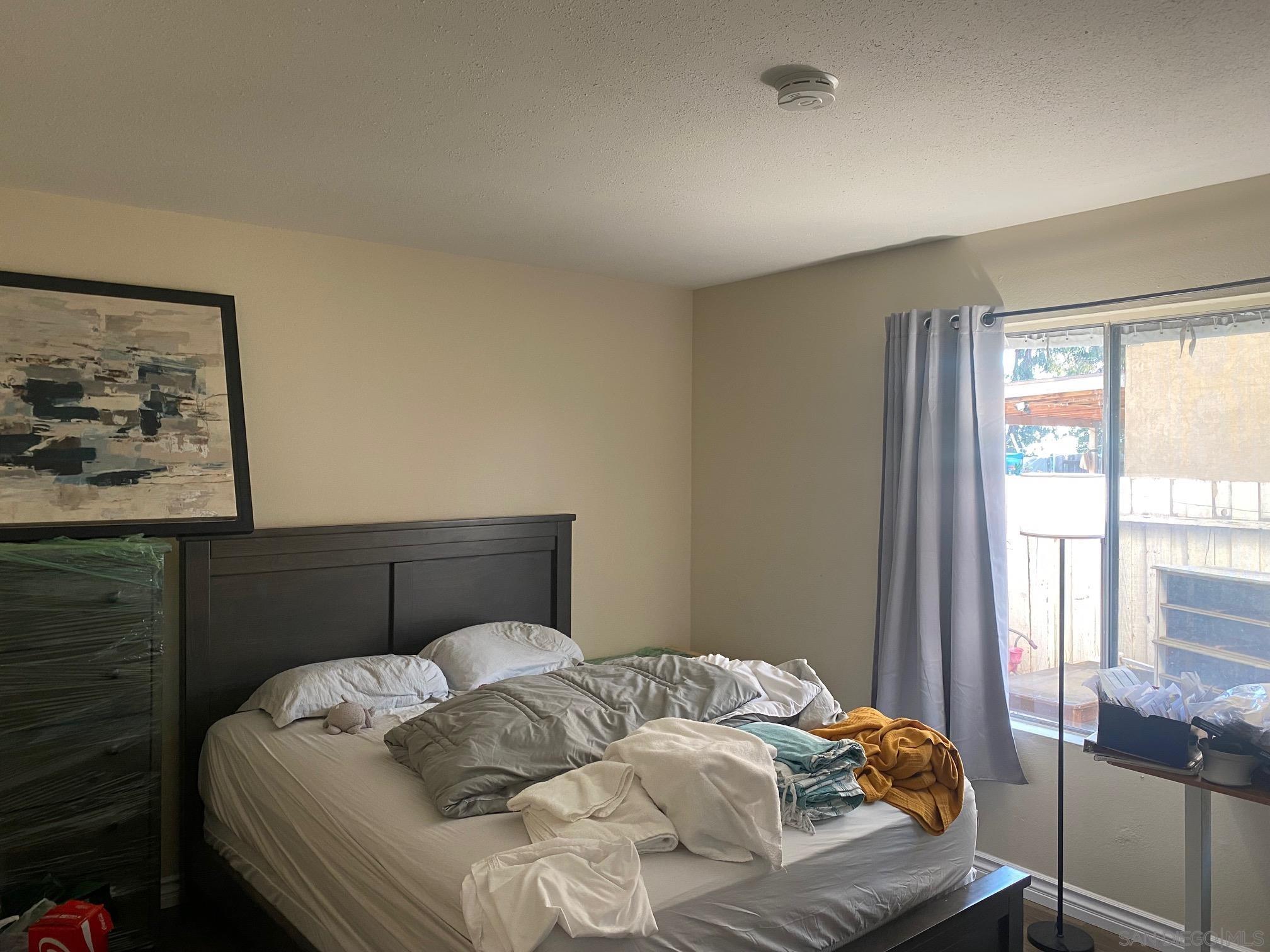 Detail Gallery Image 5 of 11 For 8181  Jade Coast Rd, San Diego,  CA 92126 - 6 Beds | 3 Baths