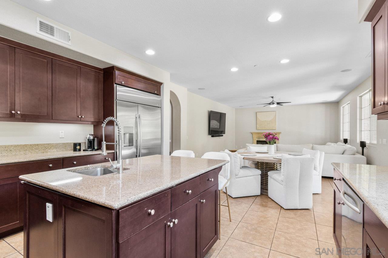 Detail Gallery Image 12 of 75 For 2957  Ranch Gate Rd, Chula Vista,  CA 91914 - 6 Beds | 5/1 Baths