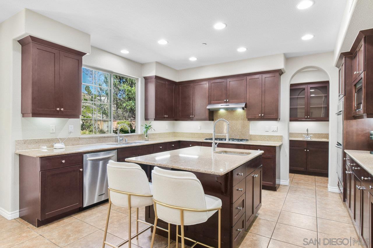 Detail Gallery Image 14 of 75 For 2957  Ranch Gate Rd, Chula Vista,  CA 91914 - 6 Beds | 5/1 Baths