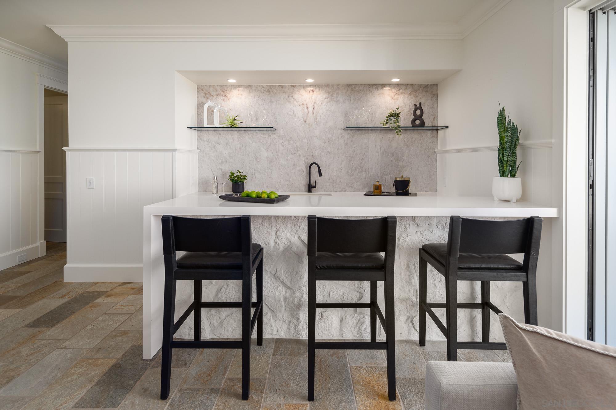 Detail Gallery Image 21 of 37 For 2026  Seaview Ave, Del Mar,  CA 92014 - 5 Beds | 5/2 Baths