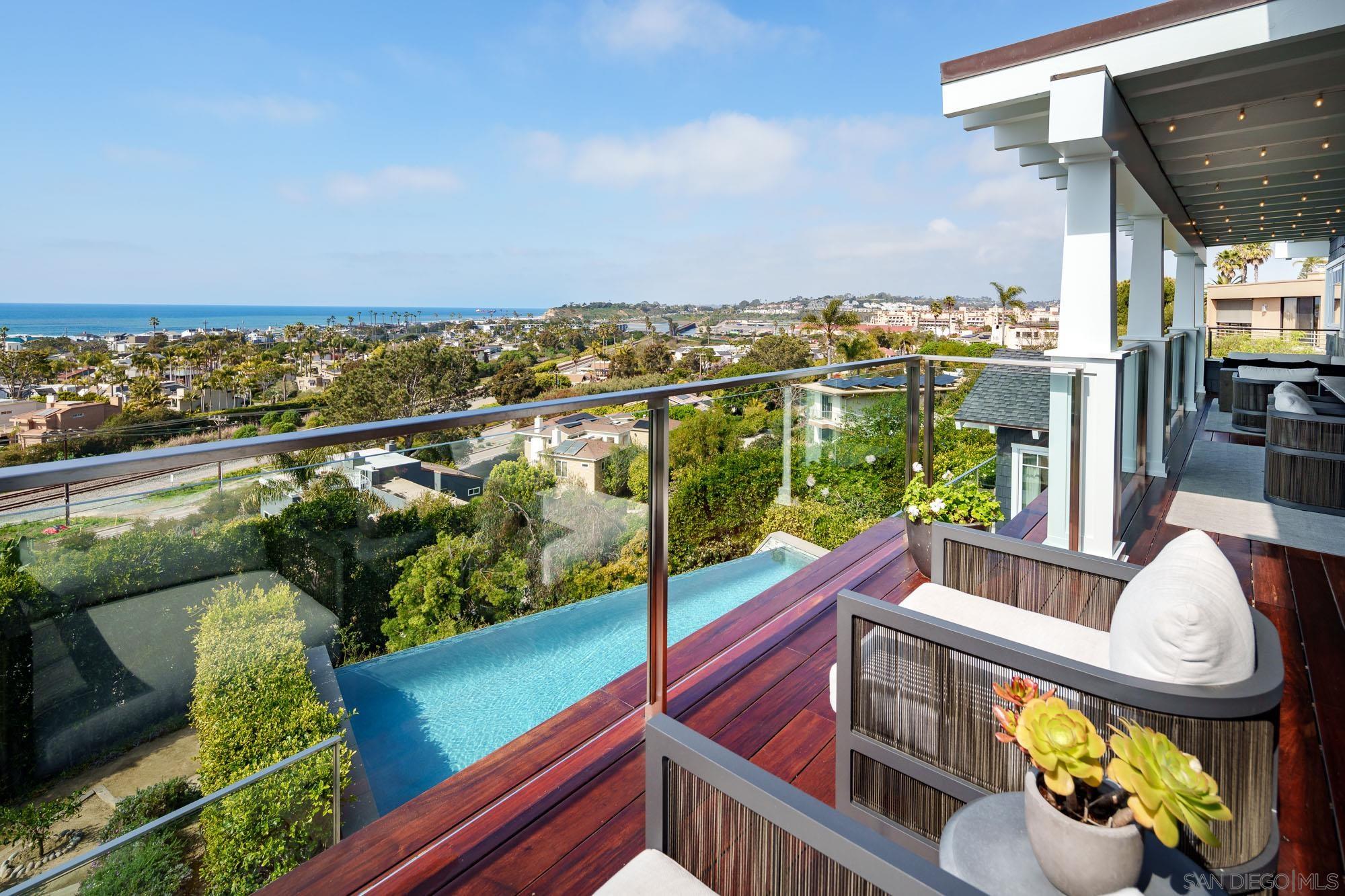 Detail Gallery Image 6 of 37 For 2026  Seaview Ave, Del Mar,  CA 92014 - 5 Beds | 5/2 Baths