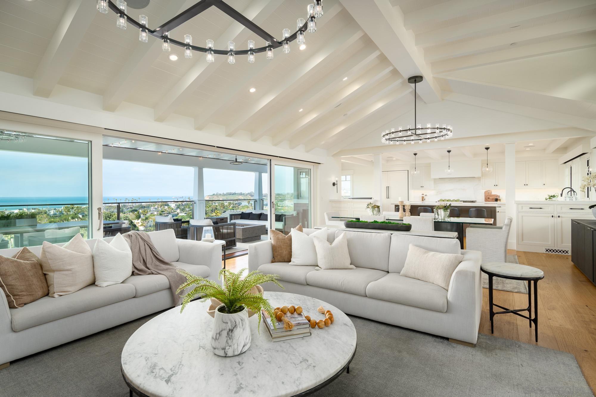 Detail Gallery Image 9 of 37 For 2026  Seaview Ave, Del Mar,  CA 92014 - 5 Beds | 5/2 Baths