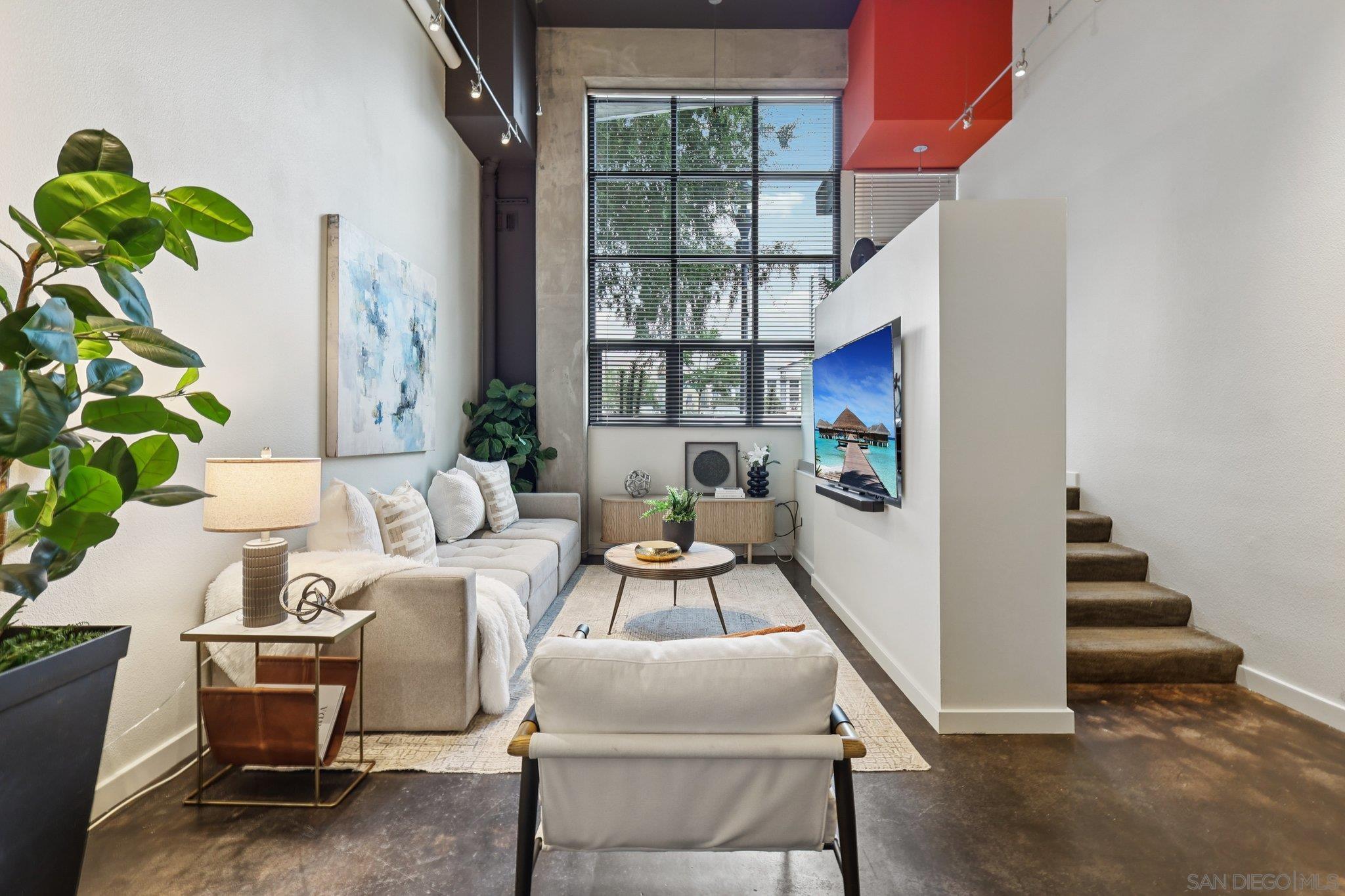 Front Image Thumbnail for SD250039596