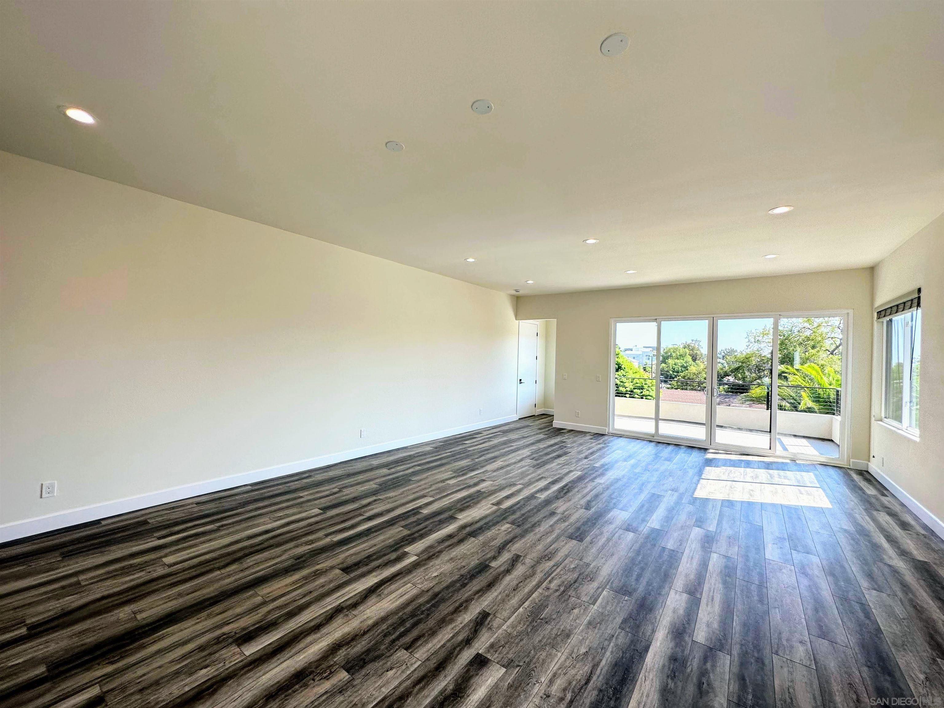 Detail Gallery Image 8 of 19 For 426  Sloane Ave, San Diego,  CA 92103 - 2 Beds | 2 Baths