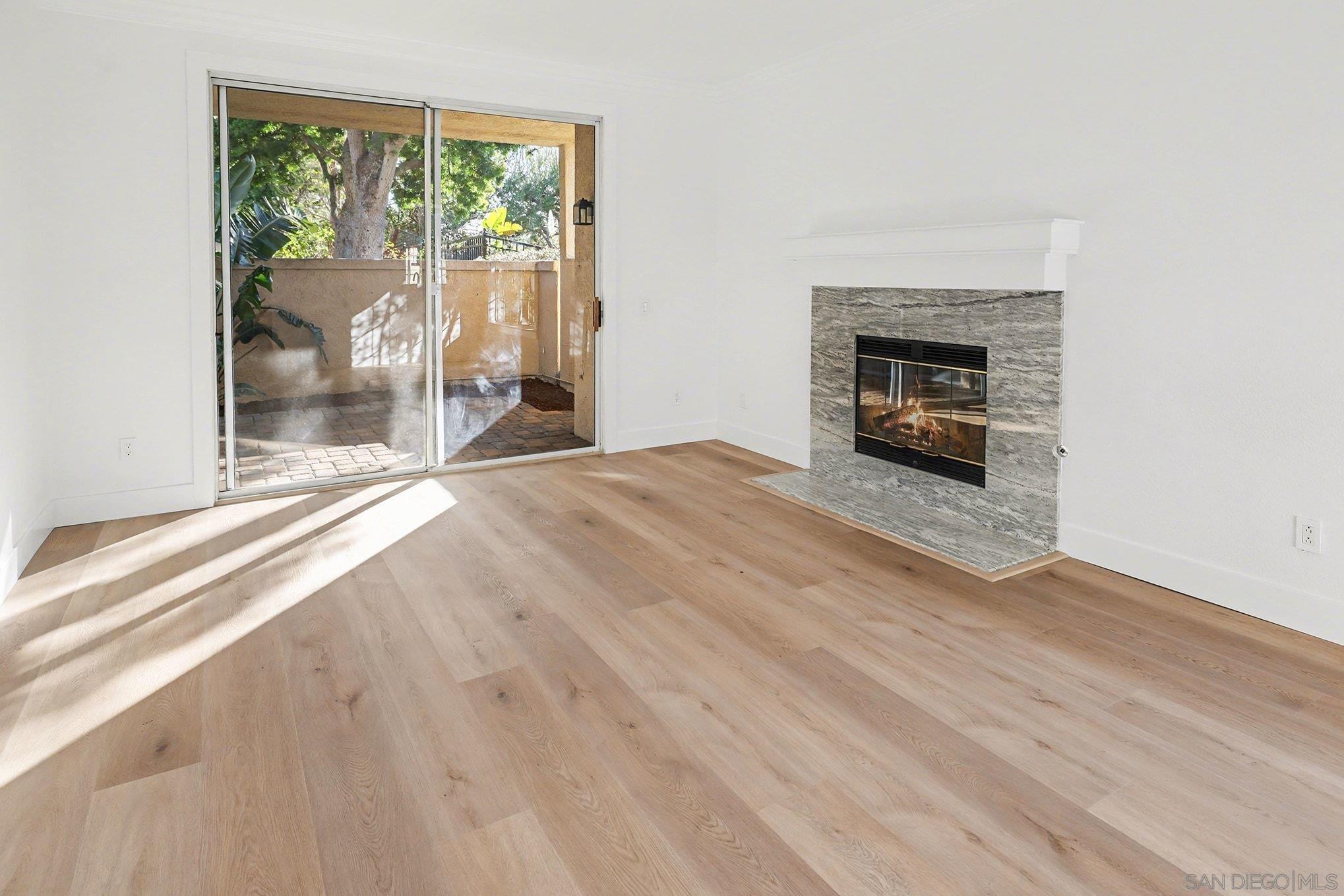 Detail Gallery Image 12 of 40 For 3867  Creststone Pl, San Diego,  CA 92130 - 2 Beds | 2 Baths