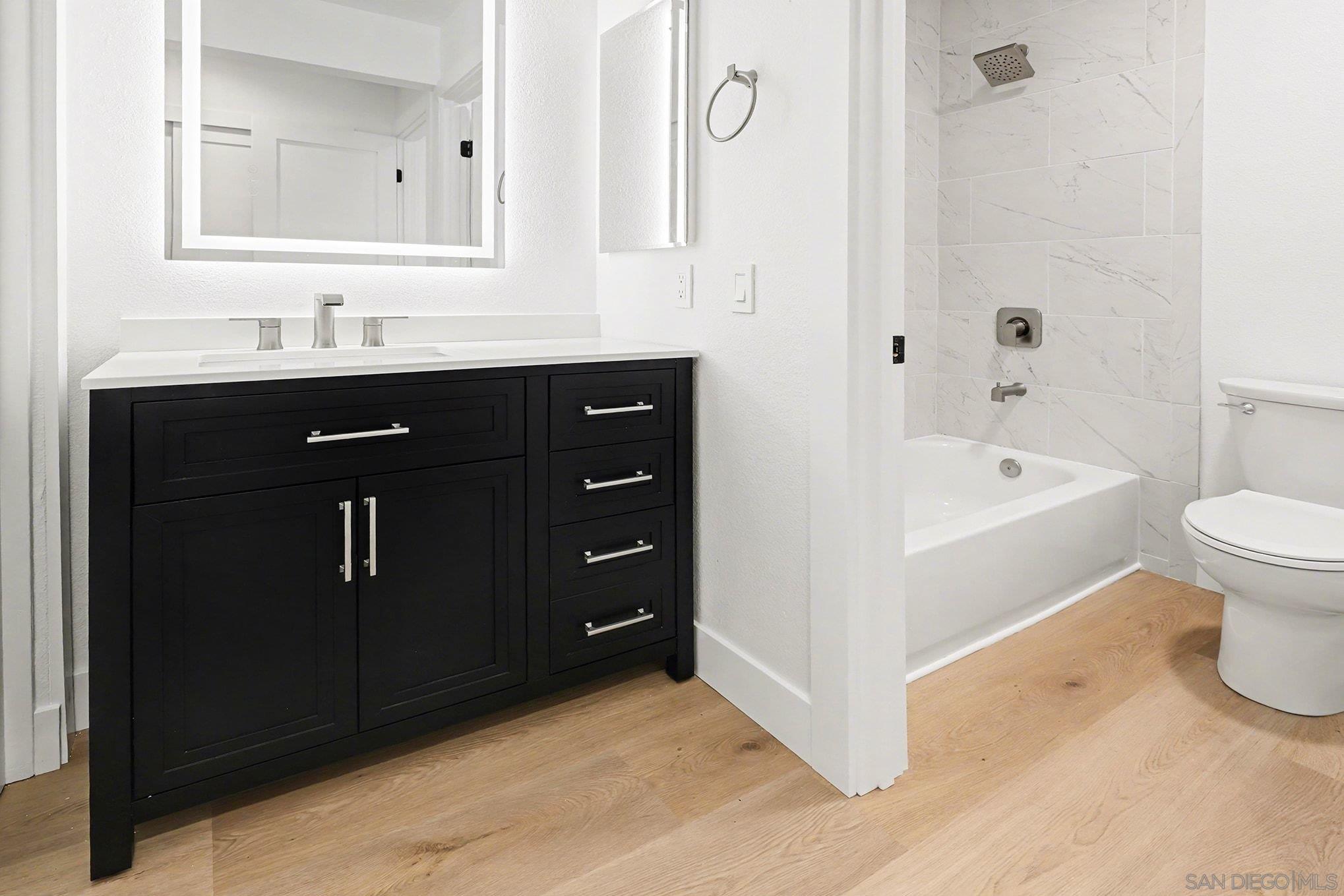 Detail Gallery Image 16 of 40 For 3867  Creststone Pl, San Diego,  CA 92130 - 2 Beds | 2 Baths