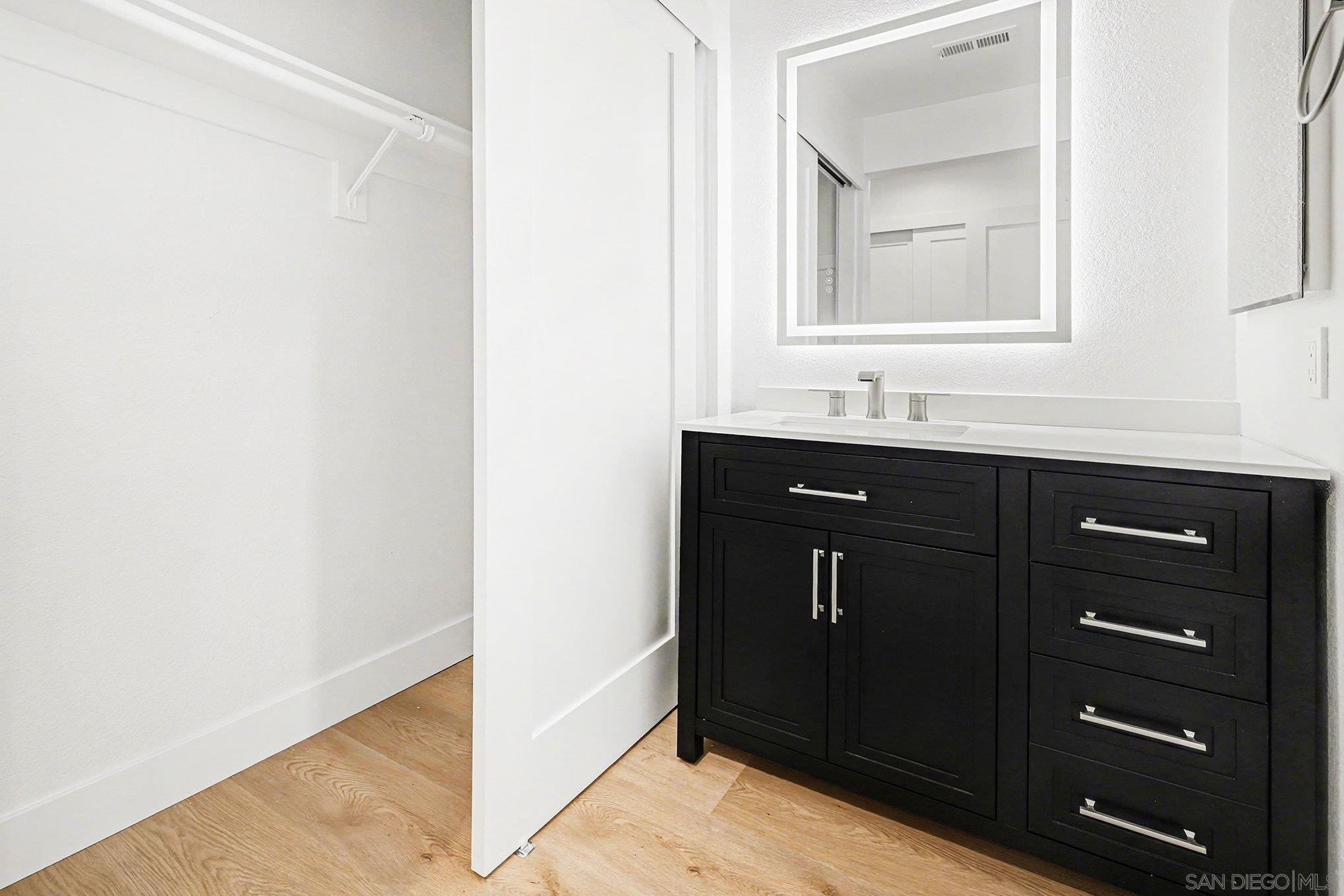 Detail Gallery Image 25 of 40 For 3867  Creststone Pl, San Diego,  CA 92130 - 2 Beds | 2 Baths