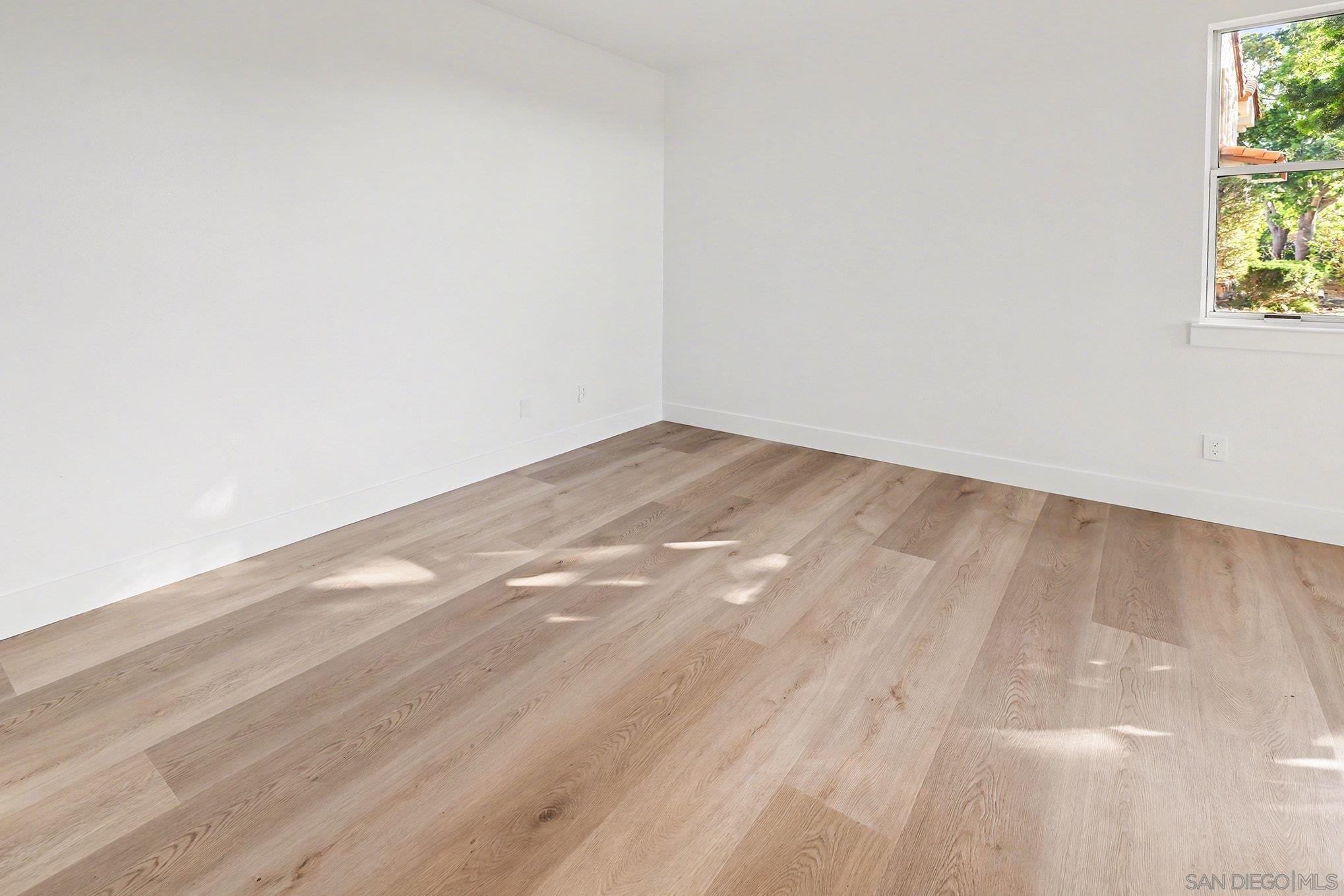 Detail Gallery Image 27 of 40 For 3867  Creststone Pl, San Diego,  CA 92130 - 2 Beds | 2 Baths